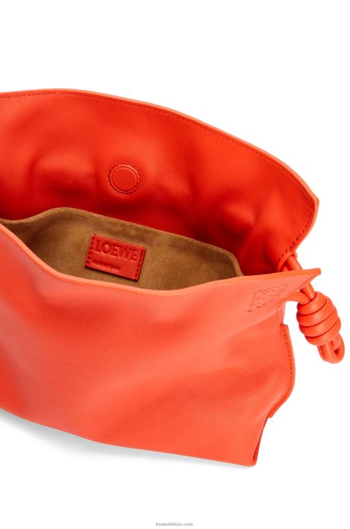 Loewe napa dana derisinden mini flamenko debriyajı 02600320 kadınlar gündoğumu turuncu