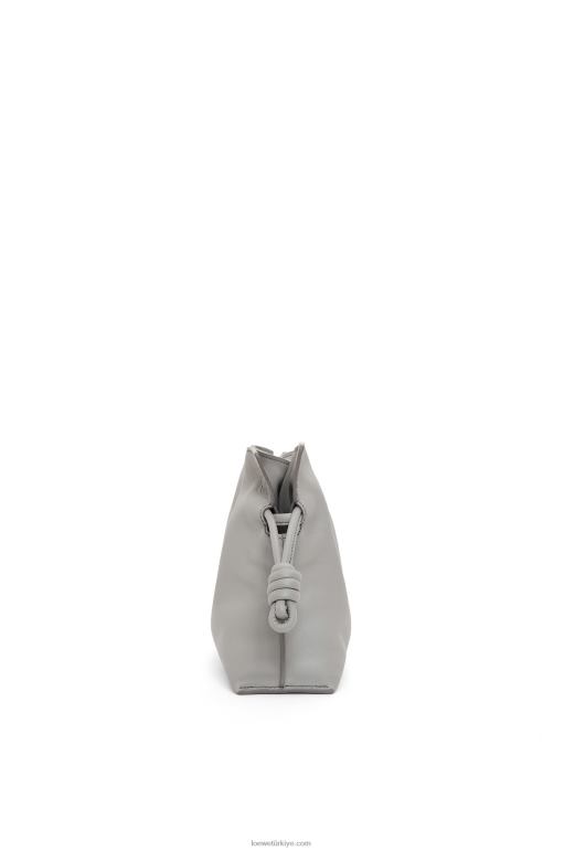 Loewe napa dana derisinden mini flamenko debriyajı 02600328 kadınlar inci grisi