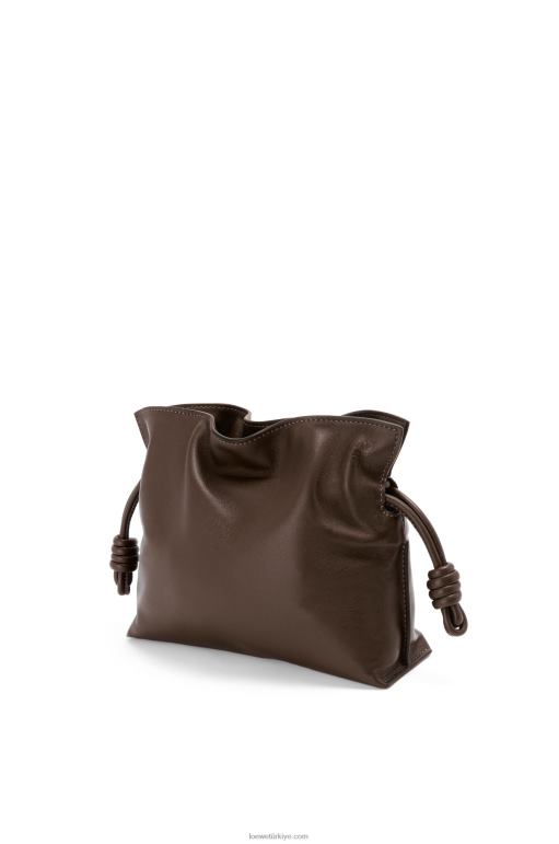 Loewe napa dana derisinden mini flamenko debriyajı 02600555 kadınlar çikolata
