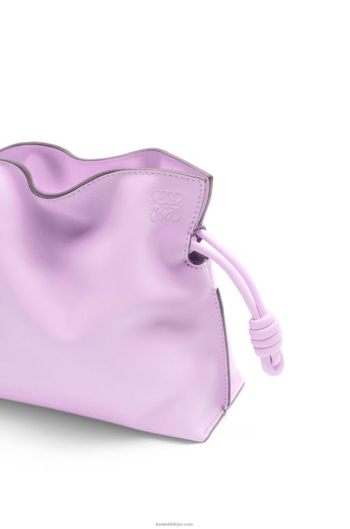 Loewe napa dana derisinden mini flamenko debriyajı 02600559 kadınlar çiçek açan orkide