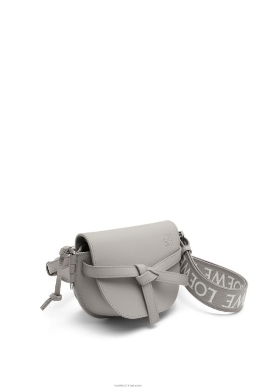 Loewe Yumuşak dana derisi ve jakarlı mini kapı ikili çanta 02600195 kadınlar inci grisi