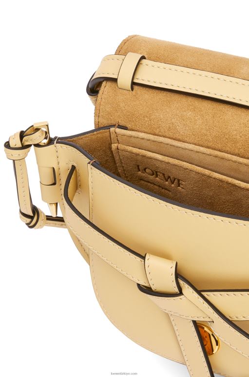 Loewe Yumuşak dana derisi ve jakarlı mini kapı ikili çanta 02600209 kadınlar tereyağı