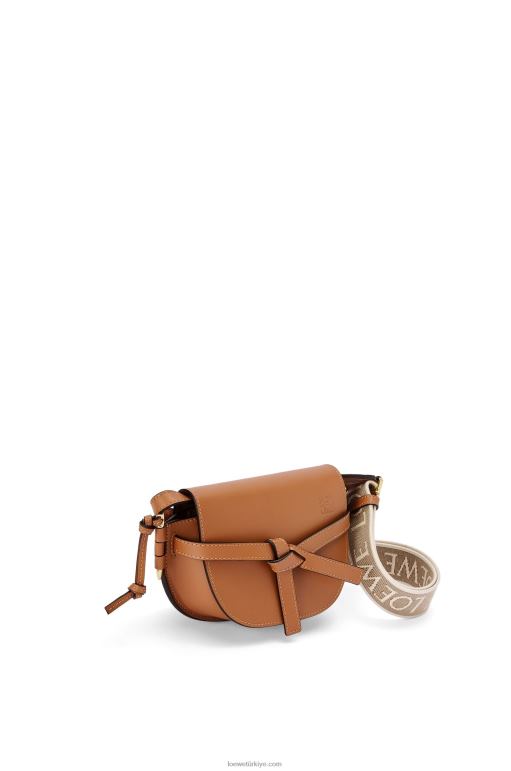 Loewe Yumuşak dana derisi ve jakarlı mini kapı ikili çanta 02600215 kadınlar bronzlaşmak