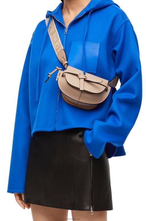 Loewe Yumuşak dana derisi ve jakarlı mini kapı ikili çanta 02600218 kadınlar kum