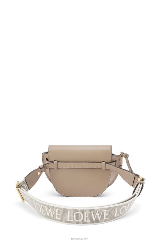 Loewe Yumuşak dana derisi ve jakarlı mini kapı ikili çanta 02600218 kadınlar kum