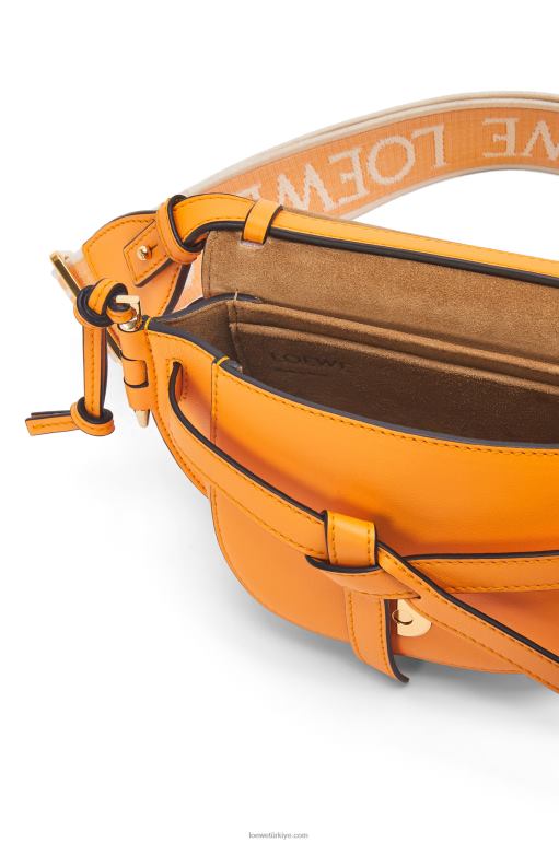 Loewe Yumuşak dana derisi ve jakarlı mini kapı ikili çanta 02600275 kadınlar mandalina