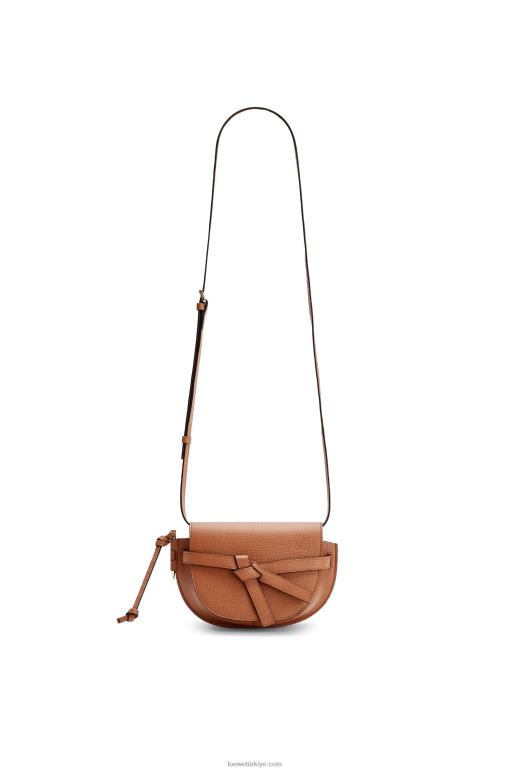 Loewe Çakıl taneli dana derisinden mini kapı ikili çanta 02600237 kadınlar bronzlaşmak