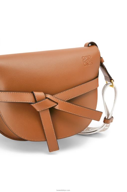 Loewe yumuşak dana derisi ve jakarlı küçük kapı çantası 02600254 kadınlar bronzlaşmak