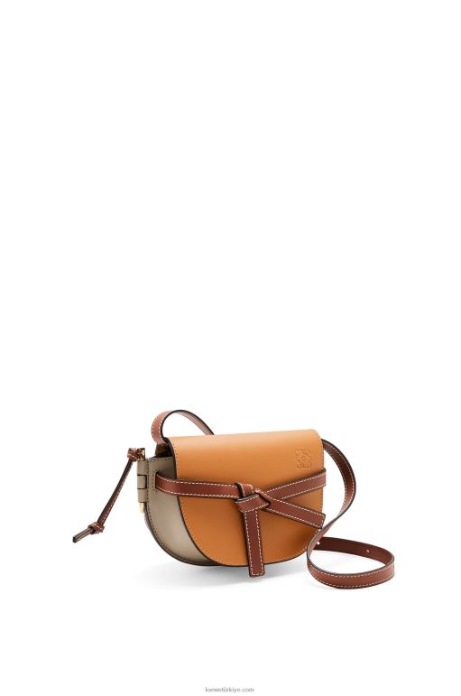 Loewe yumuşak dana derisinden mini kapı ikili çanta 02600238 kadınlar kehribar/açık gri/pas rengi
