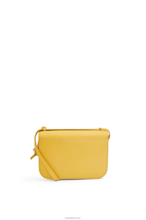 Loewe ipek dana derisinden küçük goya çantası 02600263 kadınlar soluk sarı sır