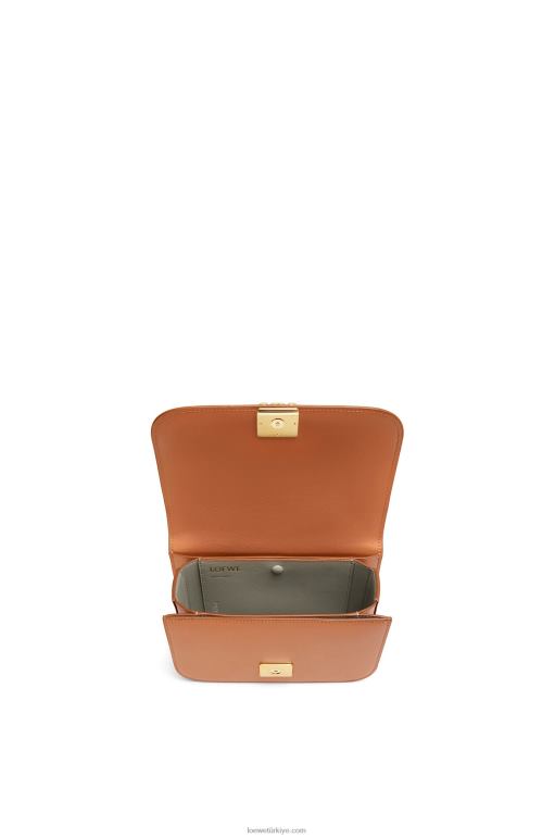 Loewe ipek dana derisinden küçük goya çantası 02600280 kadınlar bronzlaşmak