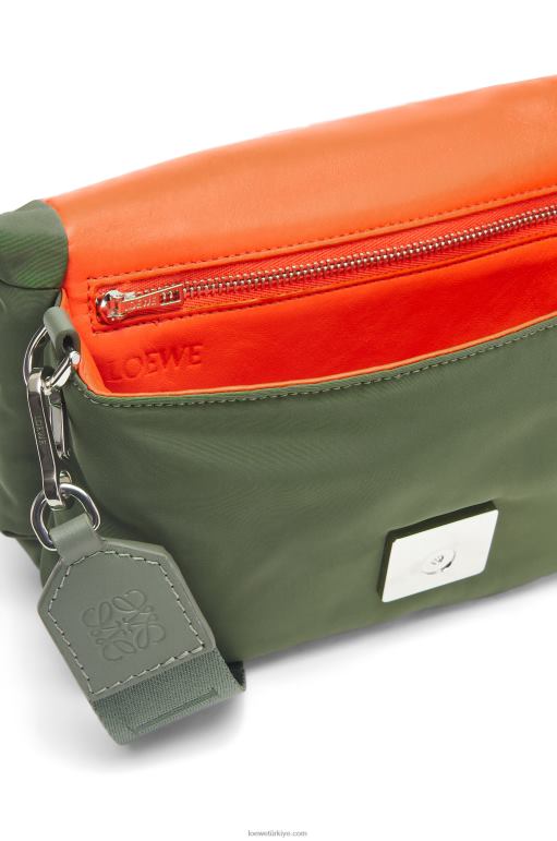Loewe naylon mini kirpi goya çantası 02600430 kadınlar eski haki