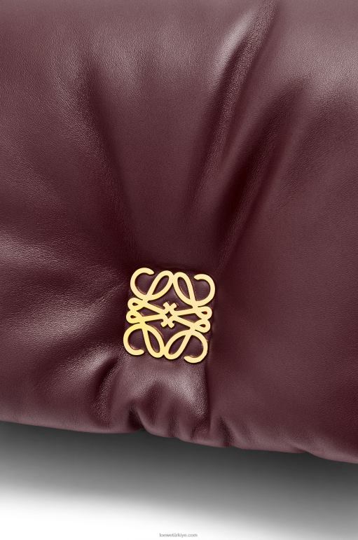 Loewe parlak napa kuzu derisinden kirpi goya çantası 02600416 kadınlar bordo