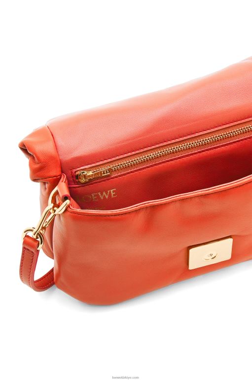 Loewe parlak napa kuzu derisinden mini kirpi goya çantası 02600326 kadınlar gündoğumu turuncu