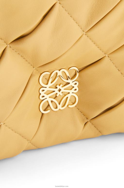 Loewe pilili parlak napa kuzu postu içinde kirpi goya 02600381 kadınlar koyu tereyağı