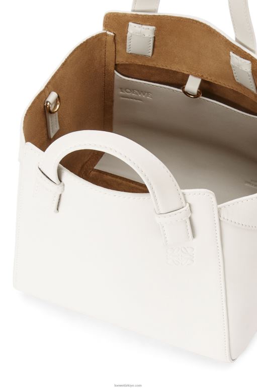 Loewe Nappa dana derisinden hamak nugget çantası 02600499 kadınlar açık beyaz