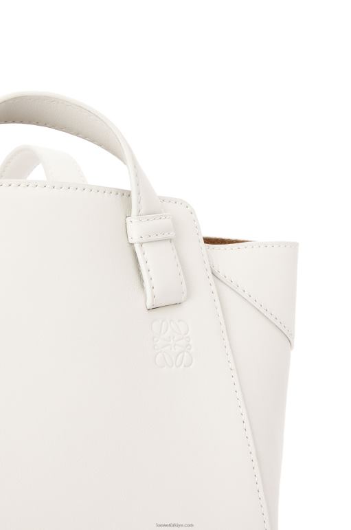 Loewe Nappa dana derisinden hamak nugget çantası 02600499 kadınlar açık beyaz