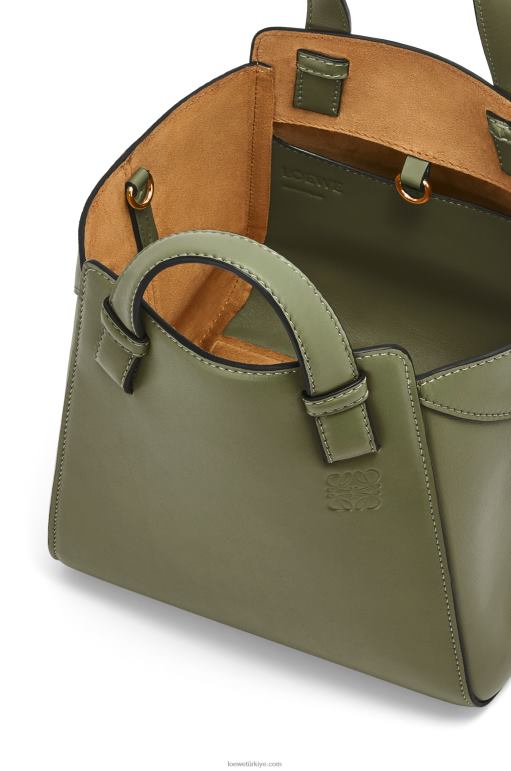 Loewe Nappa dana derisinden hamak nugget çantası 02600519 kadınlar avokado yeşili