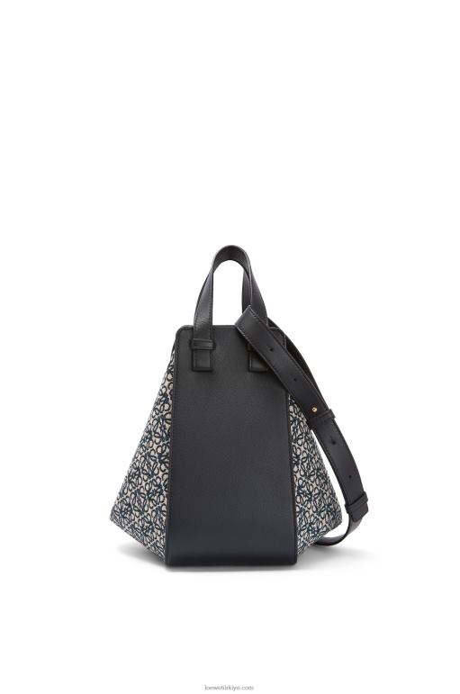 Loewe anagram jakarlı ve dana derisinden küçük hamak çantası 02600520 kadınlar lacivert/siyah