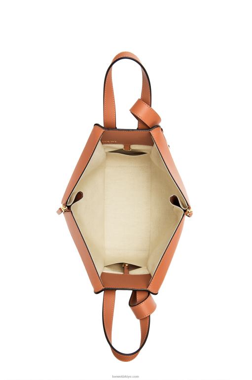 Loewe anagram jakarlı ve dana derisinden küçük hamak çantası 02600523 kadınlar ekru/ten rengi