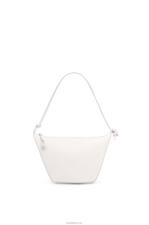 Loewe klasik dana derisinde mini hamak berduş çantası 02600324 kadınlar açık beyaz