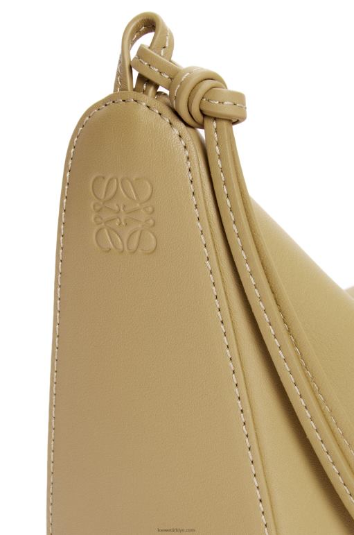 Loewe klasik dana derisinde mini hamak berduş çantası 02600325 kadınlar kil yeşili