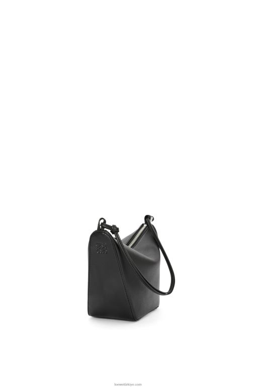 Loewe klasik dana derisinde mini hamak berduş çantası 02600329 kadınlar siyah