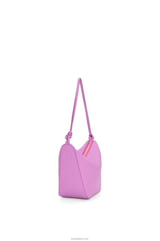 Loewe klasik dana derisinde mini hamak berduş çantası 02600332 kadınlar kaya gülü
