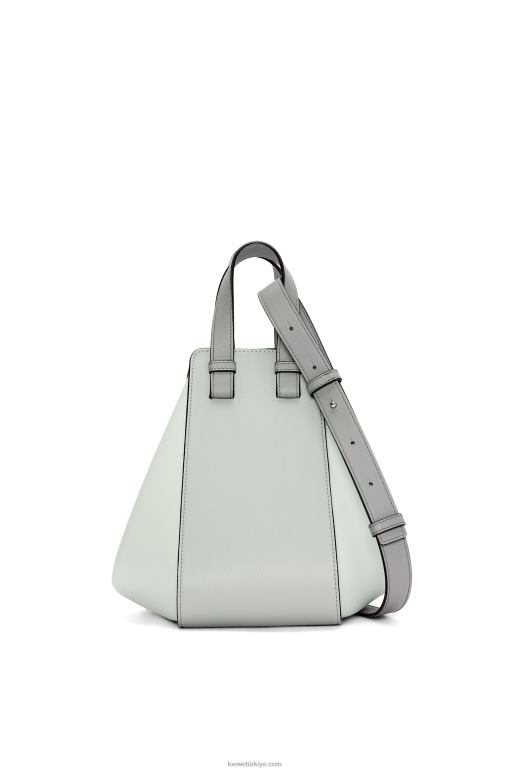 Loewe klasik dana derisinden küçük hamak çanta 02600433 kadınlar kül grisi/açık seladonlar