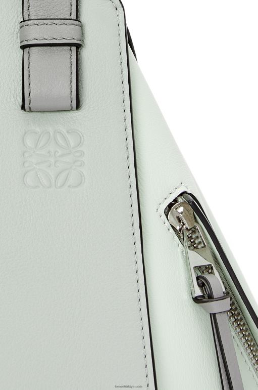 Loewe klasik dana derisinden küçük hamak çanta 02600433 kadınlar kül grisi/açık seladonlar