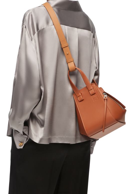 Loewe klasik dana derisinden küçük hamak çanta 02600469 kadınlar bronzlaşmak