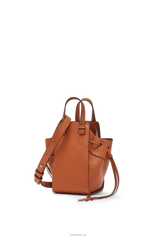Loewe klasik dana derisinden mini hamak büzme ipi 02600242 kadınlar bronzlaşmak