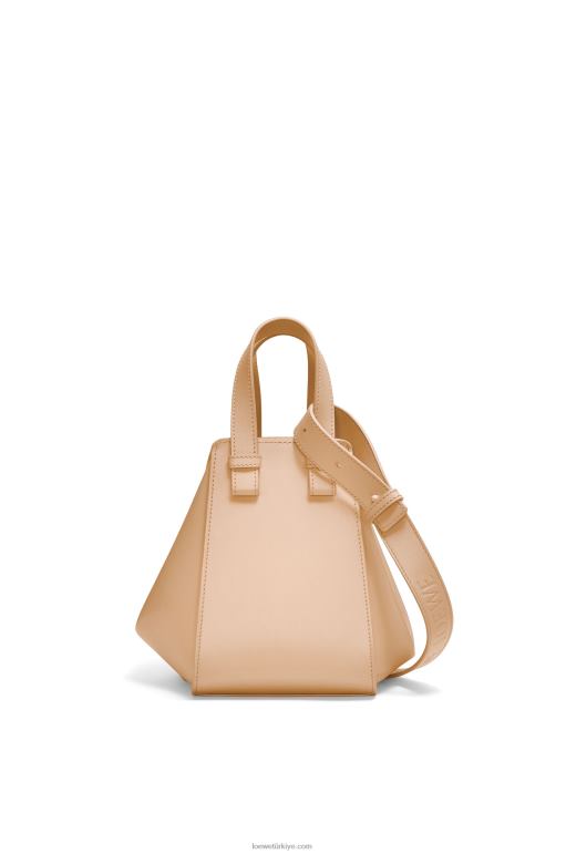Loewe saten dana derisinden hamak kompakt çanta 02600432 kadınlar çıplak
