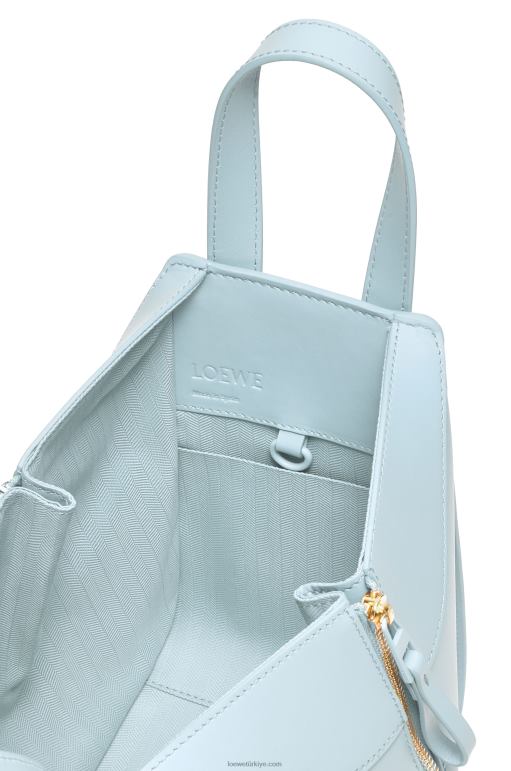 Loewe saten dana derisinden hamak kompakt çanta 02600460 kadınlar akuamarin