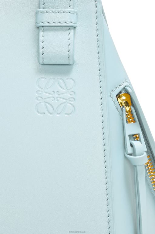 Loewe saten dana derisinden hamak kompakt çanta 02600460 kadınlar akuamarin