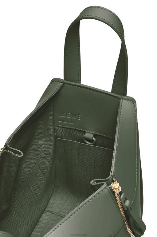 Loewe saten dana derisinden hamak kompakt çanta 02600461 kadınlar eski haki