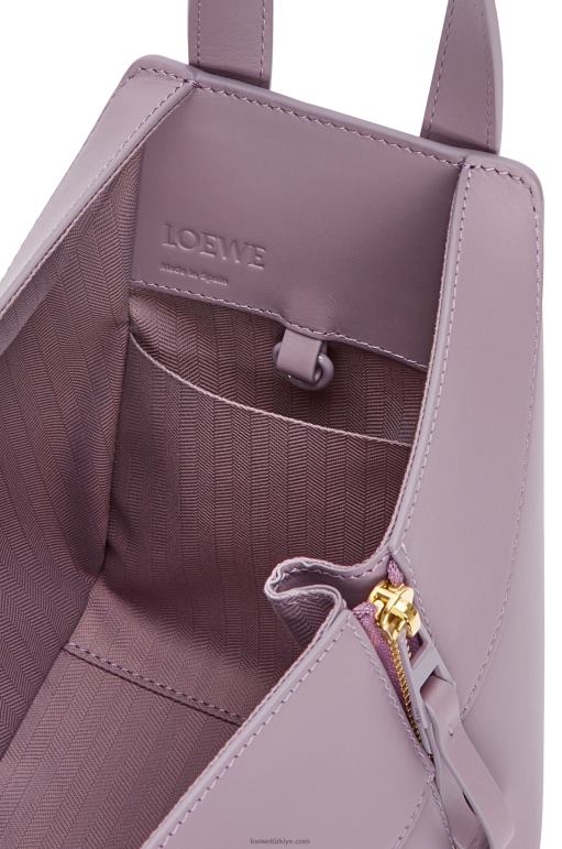 Loewe saten dana derisinden kompakt hamak 02600312 kadınlar soluk patlıcan sır