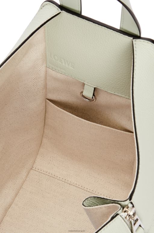 Loewe yumuşak taneli dana derisinden küçük hamak çanta 02600370 kadınlar hafif seladonlar