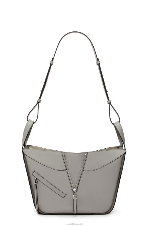 Loewe yumuşak taneli dana derisinden küçük hamak çanta 02600434 kadınlar inci grisi
