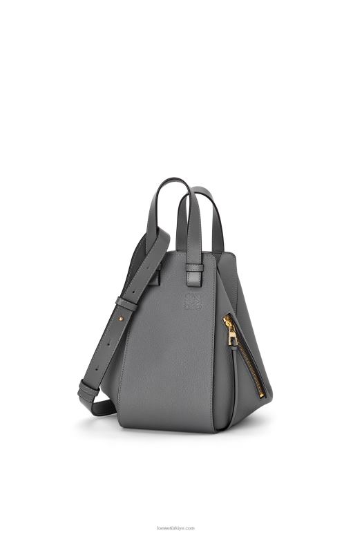 Loewe yumuşak taneli dana derisinden küçük hamak çanta 02600502 kadınlar asfalt grisi