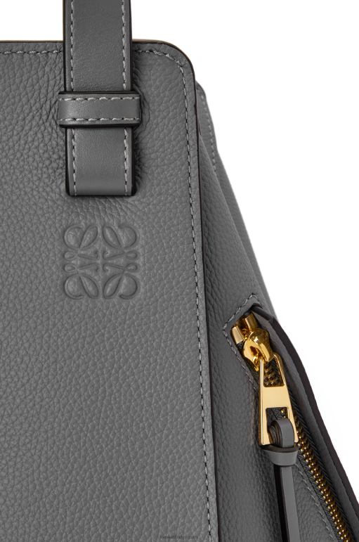Loewe yumuşak taneli dana derisinden küçük hamak çanta 02600502 kadınlar asfalt grisi