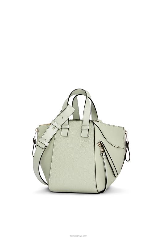 Loewe yumuşak taneli dana derisinden kompakt hamak çantası 02600343 kadınlar hafif seladonlar