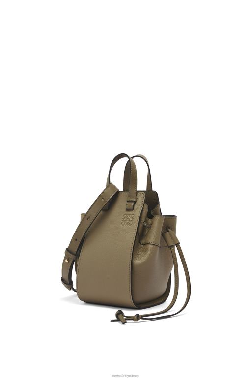 Loewe yumuşak taneli dana derisinden mini hamak büzme ipi 02600241 kadınlar defne yeşili