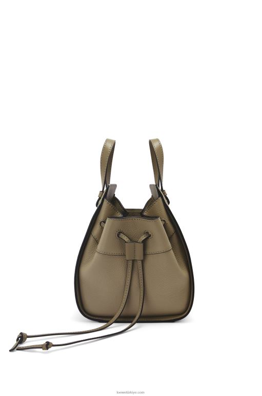 Loewe yumuşak taneli dana derisinden mini hamak büzme ipi 02600241 kadınlar defne yeşili