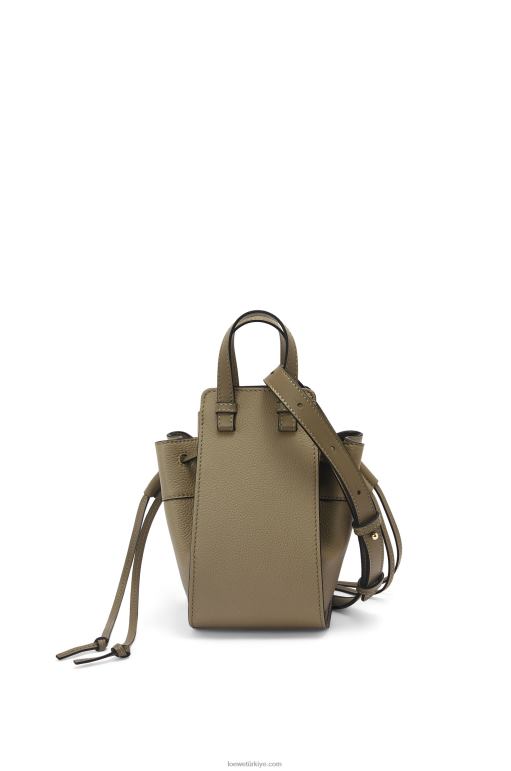 Loewe yumuşak taneli dana derisinden mini hamak büzme ipi 02600241 kadınlar defne yeşili
