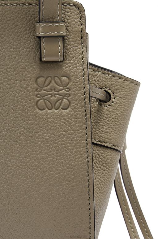 Loewe yumuşak taneli dana derisinden mini hamak büzme ipi 02600241 kadınlar defne yeşili