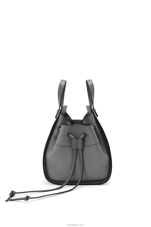 Loewe yumuşak taneli dana derisinden mini hamak büzme ipi 02600252 kadınlar asfalt grisi