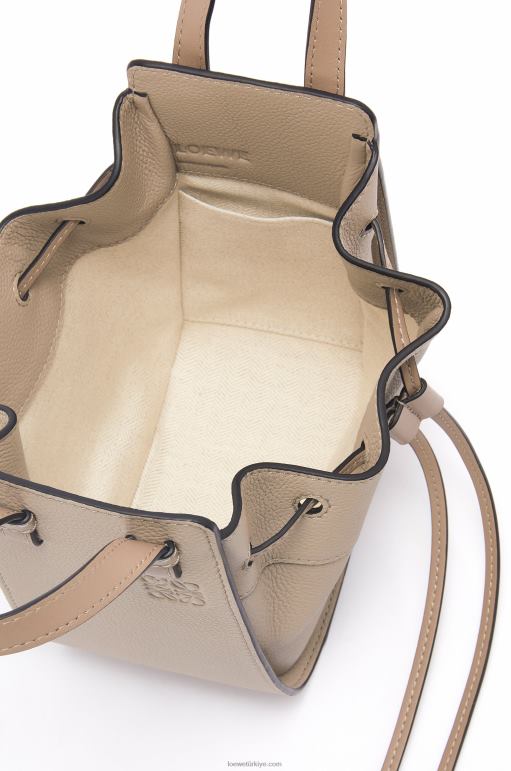 Loewe yumuşak taneli dana derisinden mini hamak büzme ipi 02600289 kadınlar kum