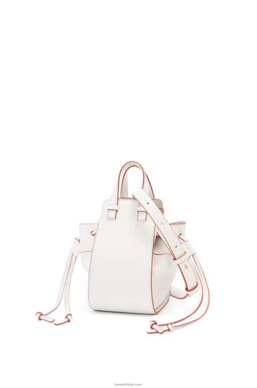Loewe yumuşak taneli dana derisinden mini hamak büzme ipi 02600313 kadınlar açık beyaz