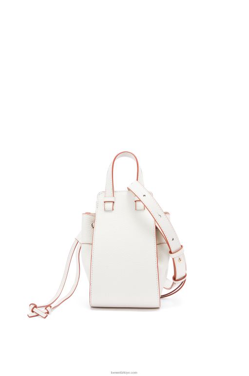 Loewe yumuşak taneli dana derisinden mini hamak büzme ipi 02600313 kadınlar açık beyaz